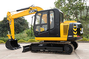 JS81 TRACKED EXCAVATOR